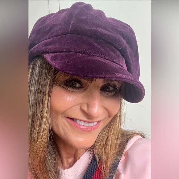 Meet your Posher, Loraine - Picture 1 of 3